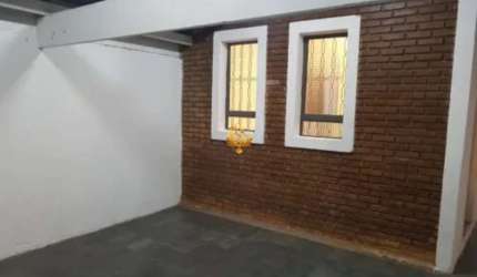 Casa para venda em Taubaté-SP, bairro Caixa D'água: 3 quartos, 1 sala, 2 banheiros, 2 vagas de garagem, 60m².