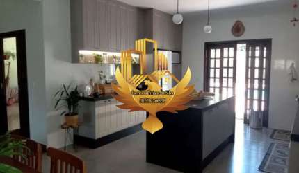 Casa à venda em Taubaté-SP, Granja Bela Vista: 2 quartos, 1 suíte, 1 sala, 4 banheiros, 2 vagas, 900,00m². Venha conferir!