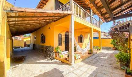 3 casas à venda em Manguinhos + Anexo 1 Suíte