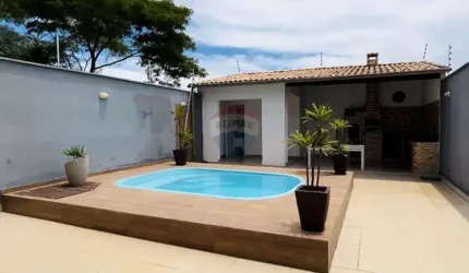 Otima oportunidade /Casa de 3 Quartos no Mar do Norte, Rio das Ostras: Conforto e Qualidade de Vida Perto da Praia'