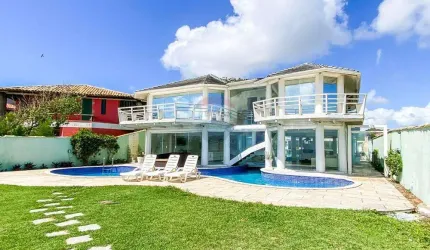 Casa pé na areia à venda em Búzios por R$ 5.750.000,00!