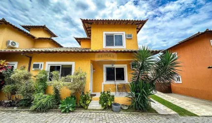 Casa à Venda - Condomínio Frente à Praia da Rasa