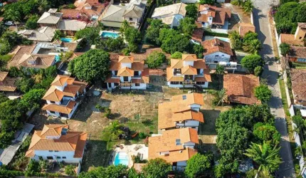 À venda: 7 casas em terreno com mais de 3.000 m², oportunidade única próximo à Praia de Manguinhos, Búzios!