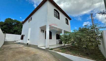 A venda - casa de 6 quartos com 4 suítes e entrada independente em Búzios