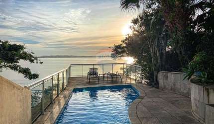 À Venda: Casa com Vista para o Mar e Pé na Areia em Manguinhos – Búzios/RJ
