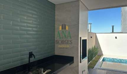 Casa com 3 suítes em condomínio