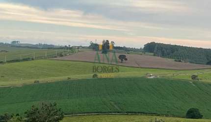 Fazendinha de 49 alqueires, em São Miguel Arcanjo