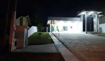 Belíssima Casa a Venda no Parque Village Castelo
