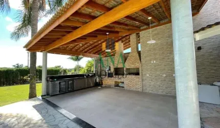 Belíssima Casa a Venda no Parque Village Castelo - Itu