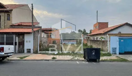 Venda de 03 lotes de terreno de 125 m² cada - total da área de 375 m², super planos, bairro MINEIRÃO, vendidos JUNTOS. Aceita financiamento. Sorocaba
