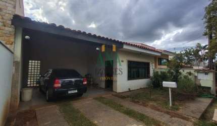 Casa térrea localizada no Residencial Granja Olga
