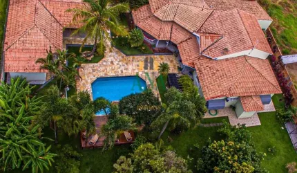 Belíssima casa a Venda no Condomínio Aldeia da Serrinha