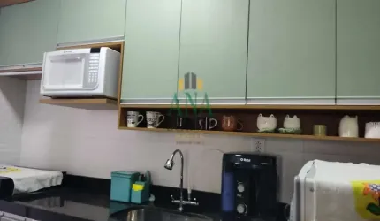 Apartamento com três dormitórios