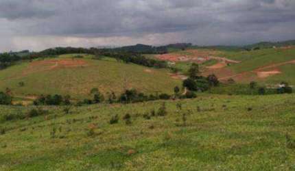 Terreno quitados: Lote 07 de 1.616m2, Lote 10 de 1.733m2 e Lote 47 de 1.000m2 / Igaratá.