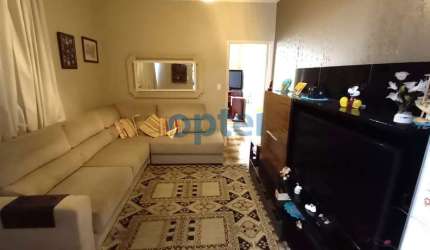 Casa Térrea  com 178 m² de A.C. com 02 dormitórios, sala ampla, cozinha e 2 vagas de Garagens.