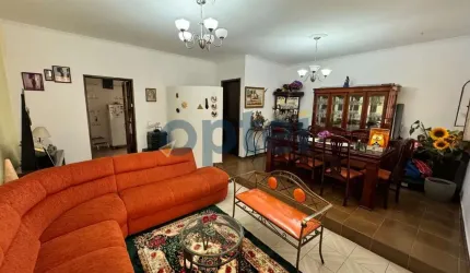 CASA COM 270,00 M², BAIRRO SANTO ANTONIO, 03 DORMITÓRIOS SENDO 01 SUITE -SÃO CAETANO DO SUL.