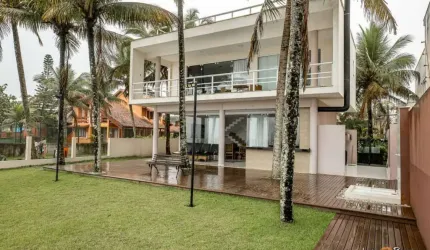 Casa Alto Padrão pé na areia na Praia do Sapê