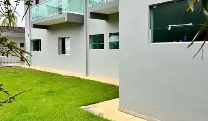 Casa Alto Padrão com 05 quartos suítes no Centro em Ubatuba