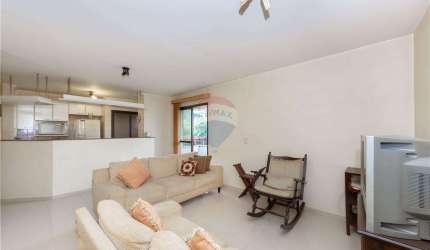 Apartamento 3 quartos, sendo 1 suíte, sala cozinha, banheiro social e 1 banheiro da suíte duas vagas de garagem e gerador solar.