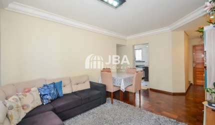APARTAMENTO REFORMADO NO CENTRO DE CURITIBA