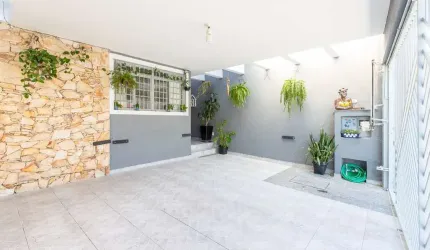 Elegante casa tipo para venda com 3 quartos, sendo 1 suíte, 159m²