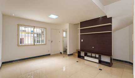 Casa no condomínio Villaggio Portobello para venda com 3 quartos, sendo 1 suíte, 118m²