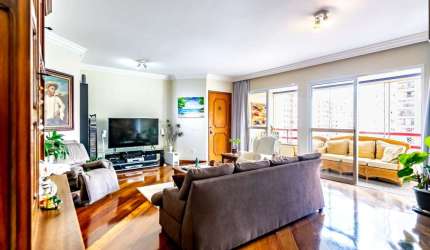 Atraente apartamento tipo para venda com 3 quartos, sendo 3 suítes, 154m²
