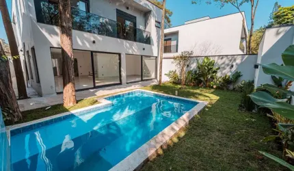Confortável casa em condomínio para venda com 4 quartos, sendo 4 suítes, 380m²