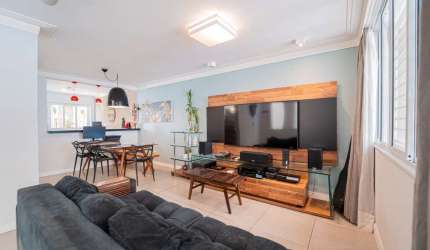 Versátil casa tipo para venda com 3 quartos, sendo 1 suíte, 159m²