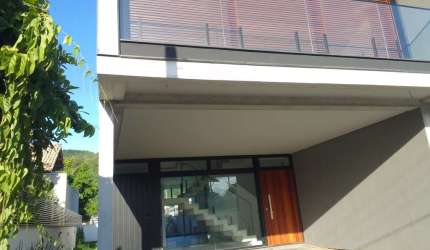Casa 3 dormitórios para Venda em Florianópolis, Jurerê, 3 dormitórios, 3 suítes, 4 banheiros, 2 vagas