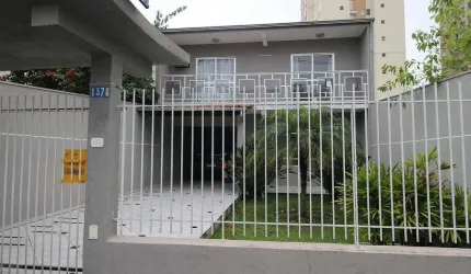 Sobrado com 200m² 4 quartos, à venda, no bairro Centro em São José dos Pinhais