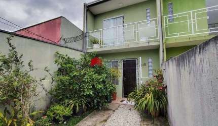 Sobrado com 80m² 3 quartos, à venda, no bairro Uberaba em Curitiba
