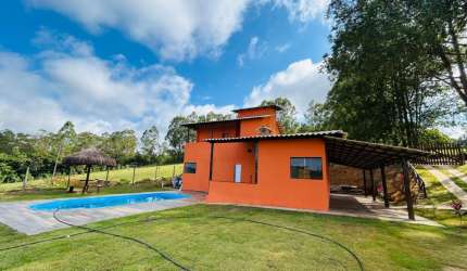 lindo sitio com piscina  em itatiaiuçu