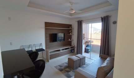 Apartamento finamente mobiliado em Bombas