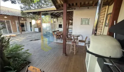 Linda Casa a Apenas 450 Metros do Mar