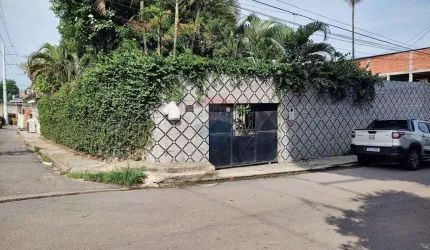 Vendo Casa de 03 Quartos no Bairro Colônia Santo Antônio - Zona Norte