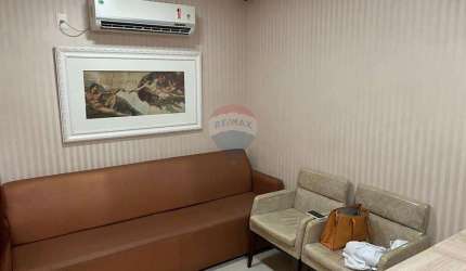 Sala Comercial à Venda na Av. Djalma Batista