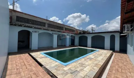 Casa a venda com 3 suites no Parque 10