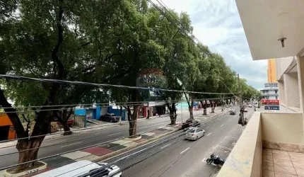 Apartamento no Centro Histórico de Manaus - Prédio Monte Carlo - quartos sendo um suite.