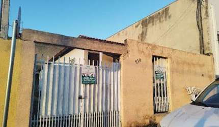 Casa de terreno inteiro no Esperança