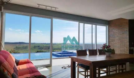 Maravilhosa casa Alto Padrão com piscina de borda infinita com vista para serra da Mantiqueira