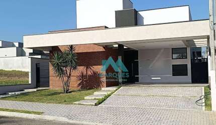 CASA TÉRREA COM  PISCINA EM CONDOMÍNIO FECHADO EM CAÇAPAVA-SP