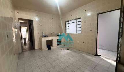Casa térrea em ótimo bairro próximo a escolas, supermercados, posto de saúde e outros