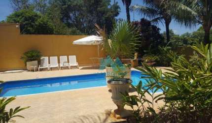 Linda Chácara  em Caçapava, com piscina e tanque de Carpas