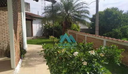 Linda casa, com muito verde, próximo ao centro e também do acesso a vis Dutra