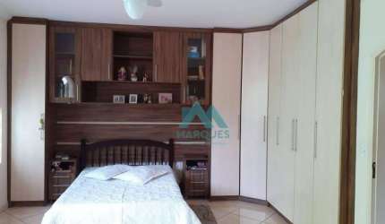 Excelente Sobrado em Caçapava, com 5 dormitórios