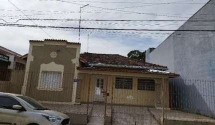 Casa no Centro da Cidade, ideal para clinica ou comércio