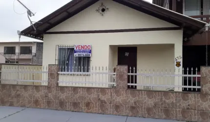 Vendo 2 Casas no Centro de Navegantes