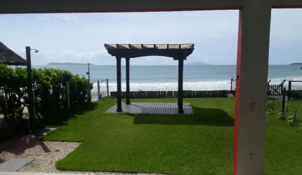 Casa em 4 Ilhas Bombinhas Pé na Areia