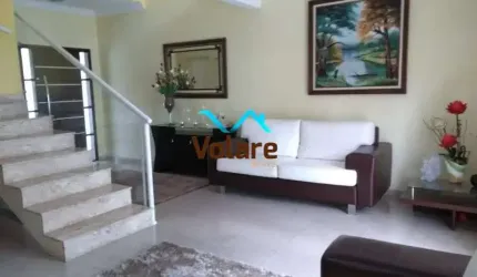 Casa de 270m² com 3 suítes e quintal com piscina - City Bussocaba